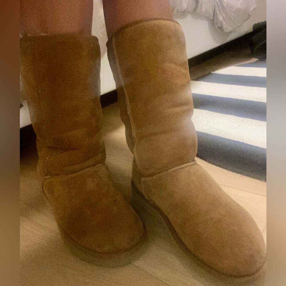 TALL UGGS ARE BACK FOR 2025! UGG Chestnut Winter Boots Tall Sz 9